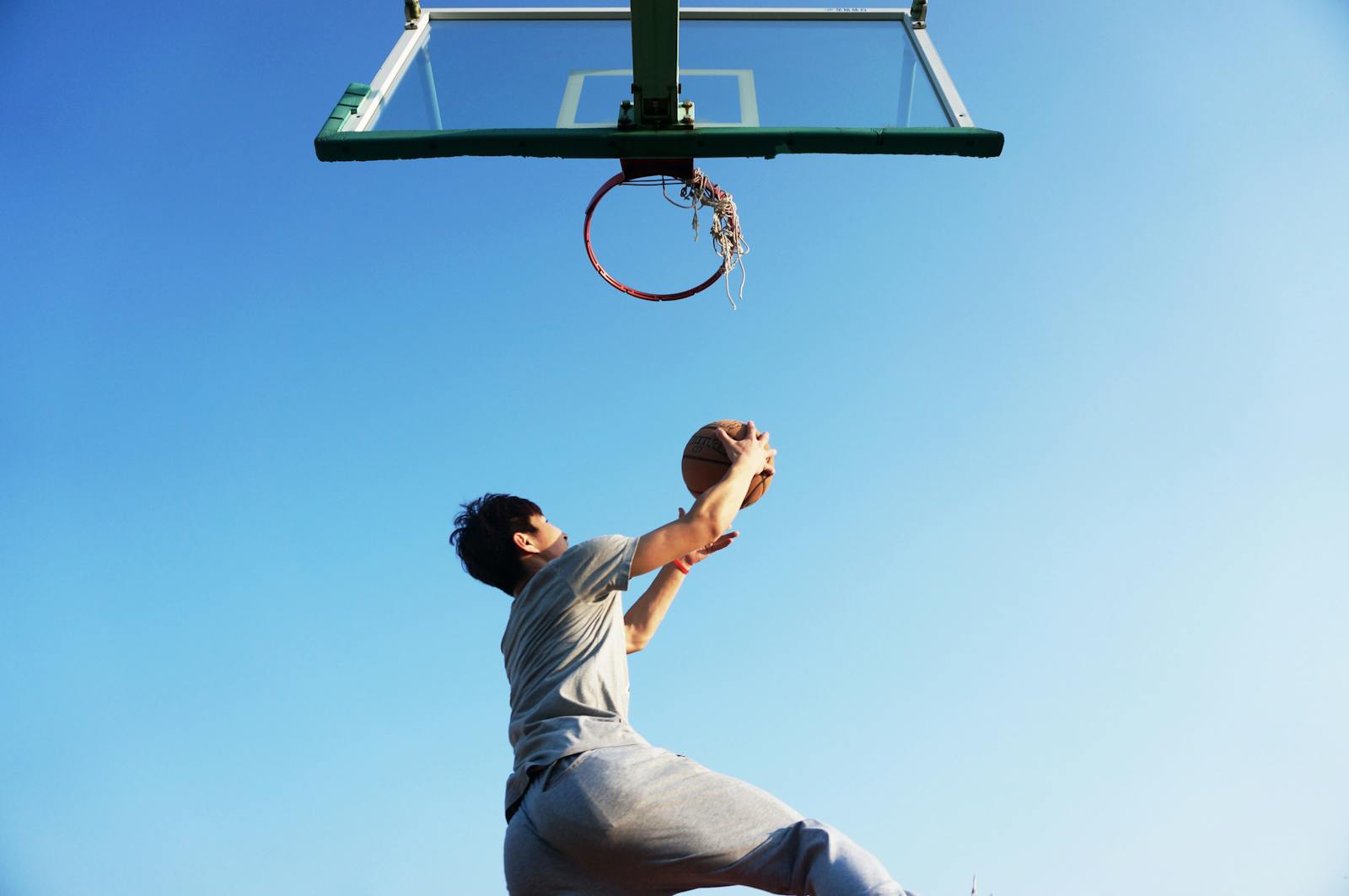 悦易彩票 — 大乐透赛场扣篮瞬间